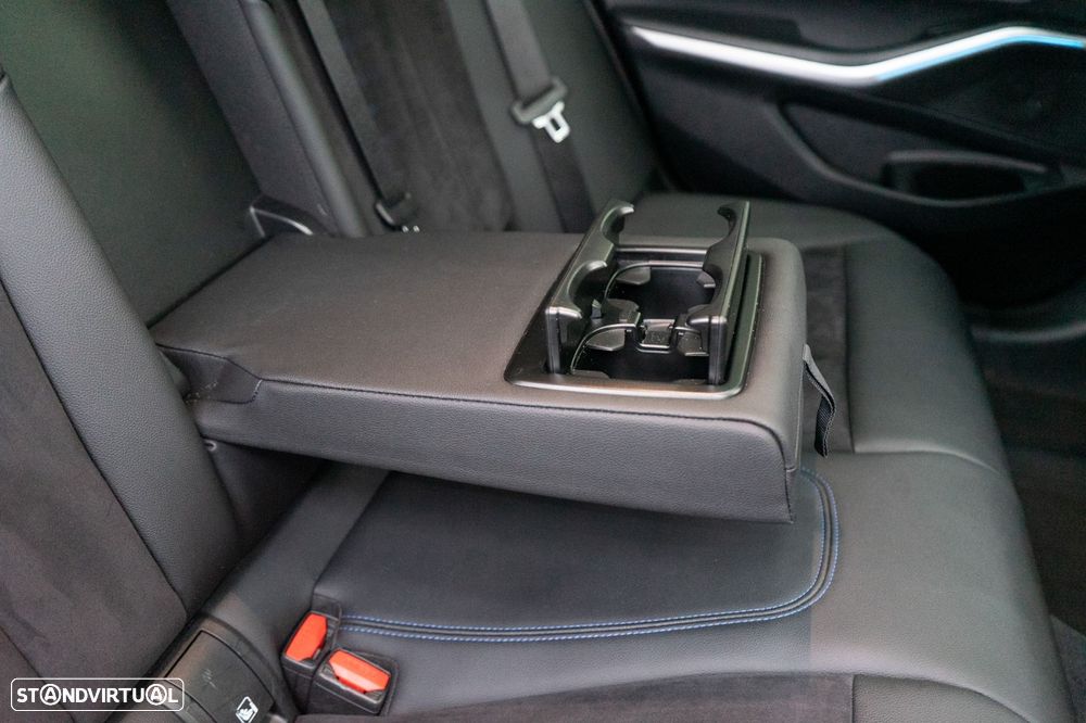 BMW 320 e Pack M Auto - 56