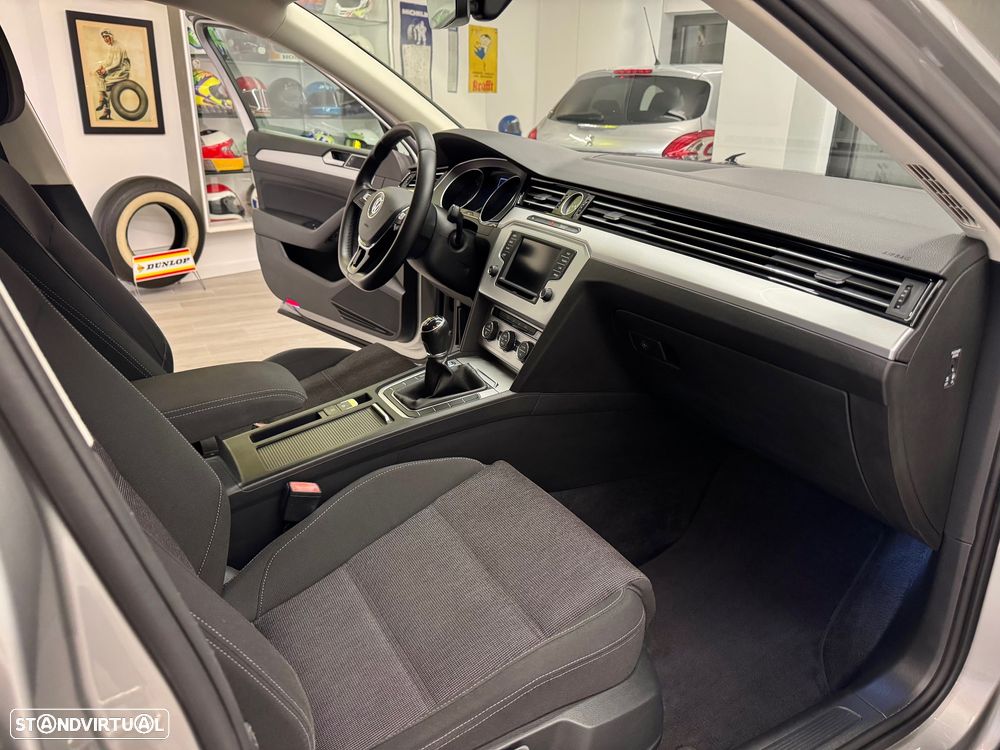 VW Passat Variant 1.6 TDI Confortline - 14