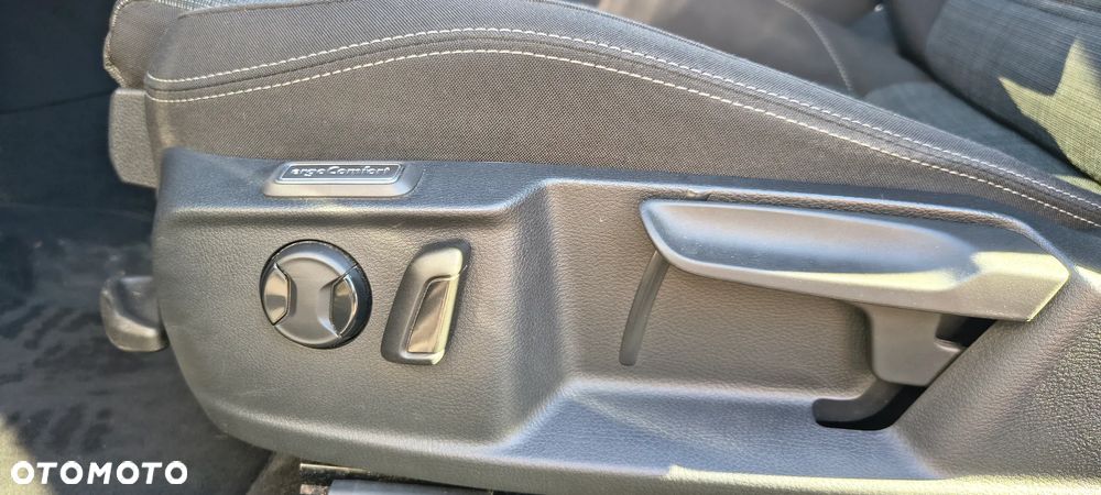 Volkswagen Passat 1.5 TSI EVO Business - 29