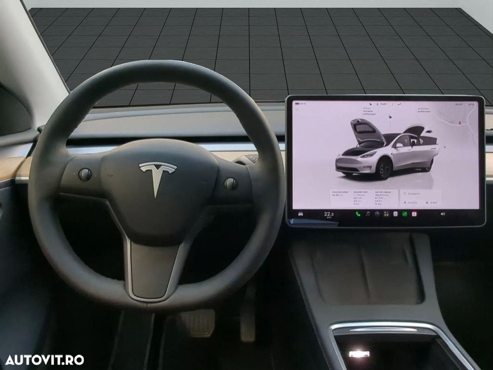 Tesla Model Y - 2