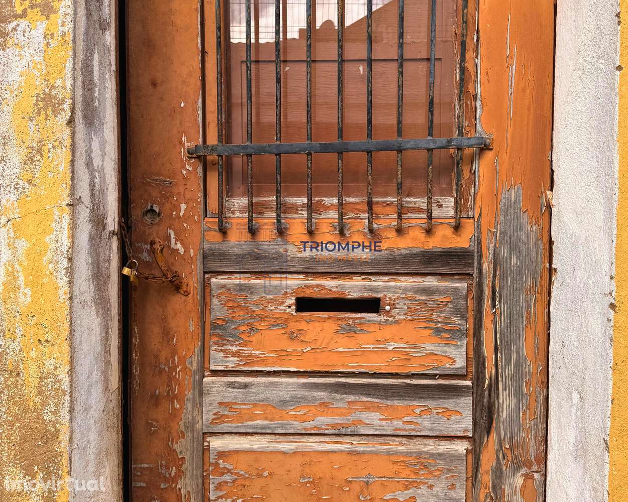 Moradia T3 Para Recuperar - Investimento - Alcantarilha - Grande imagem: 2/21