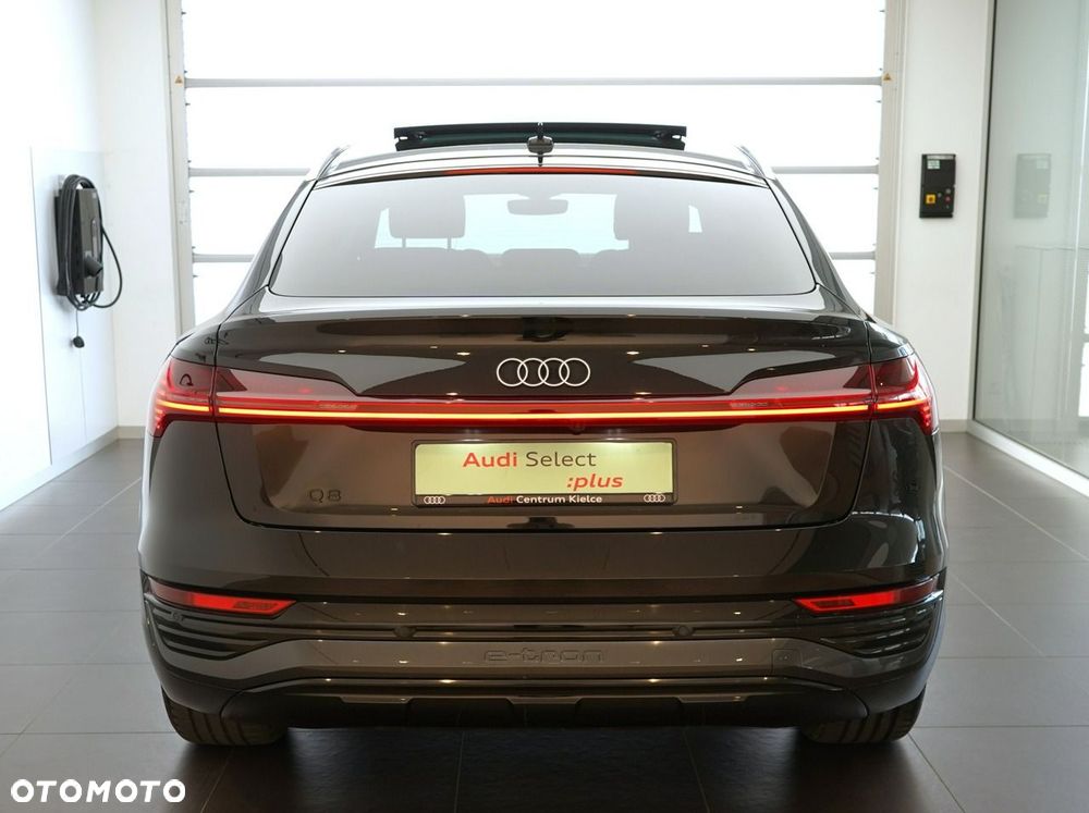 Audi Q8 Sportback e-tron - 4