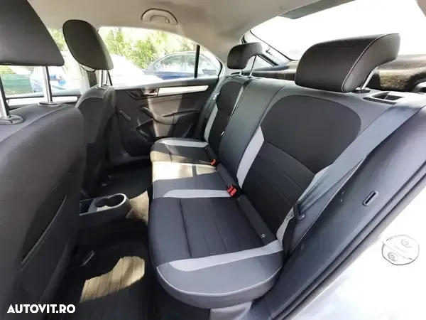 Skoda RAPID - 12