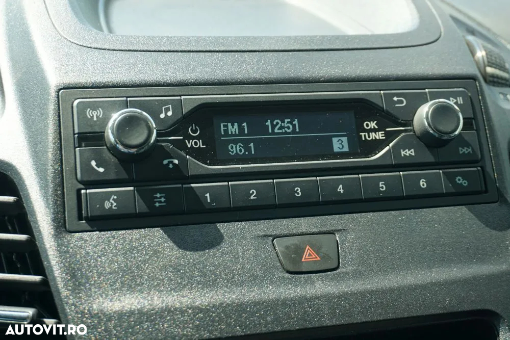 Ford Transit Connect - 11