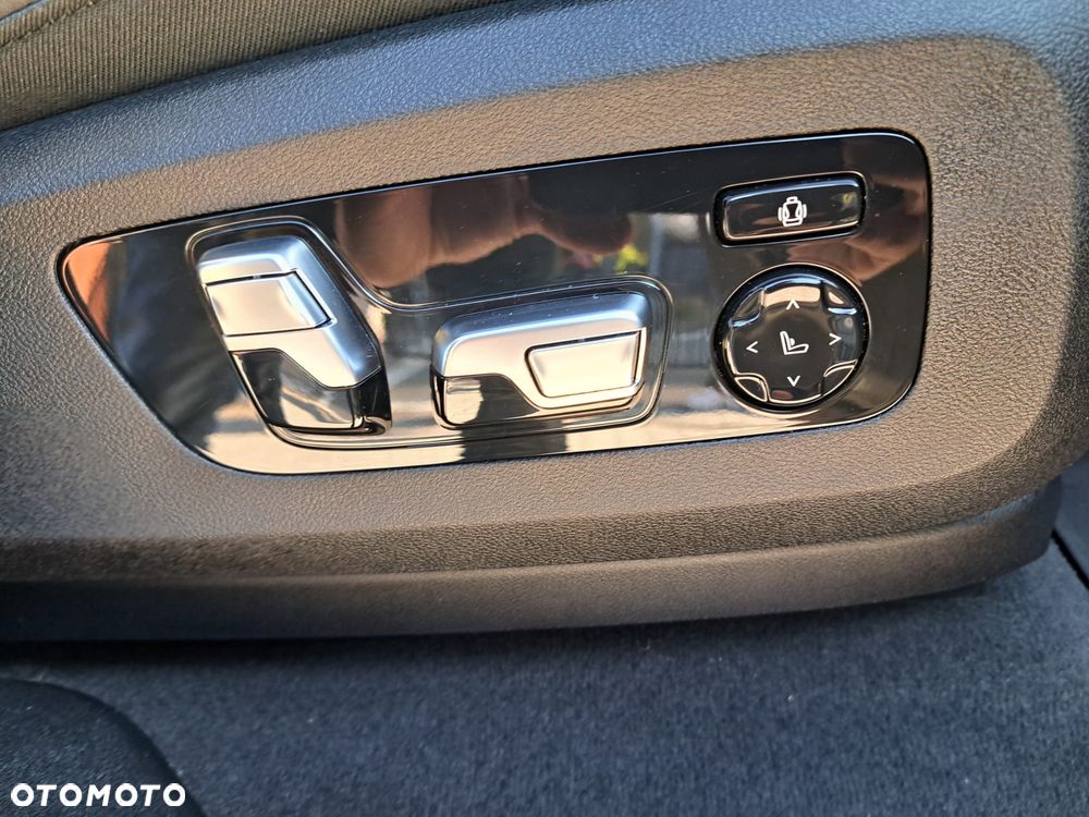 BMW X6 xDrive40i - 18