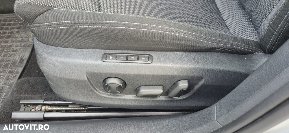 Skoda Superb 2.0 TDI DSG Premium Edition - 9