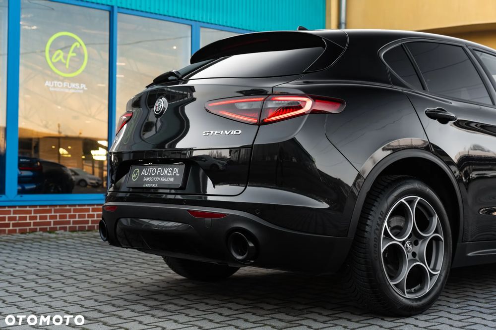 Alfa Romeo Stelvio 2.0 Turbo Sprint Q4 - 11