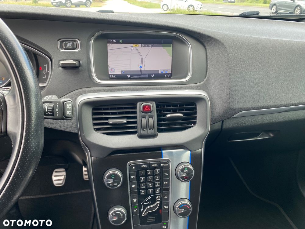 Volvo V40 D2 R Design - 15