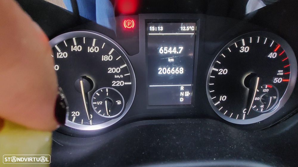 Mercedes-Benz V 200 - 8