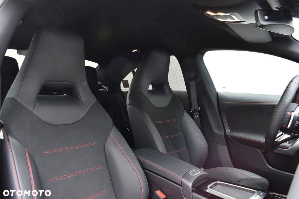 Mercedes-Benz CLA 220 AMG Line 7G-DCT - 15