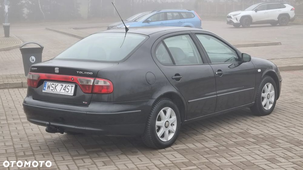 Seat Toledo 1.9 TDI Signo Emocion - 8