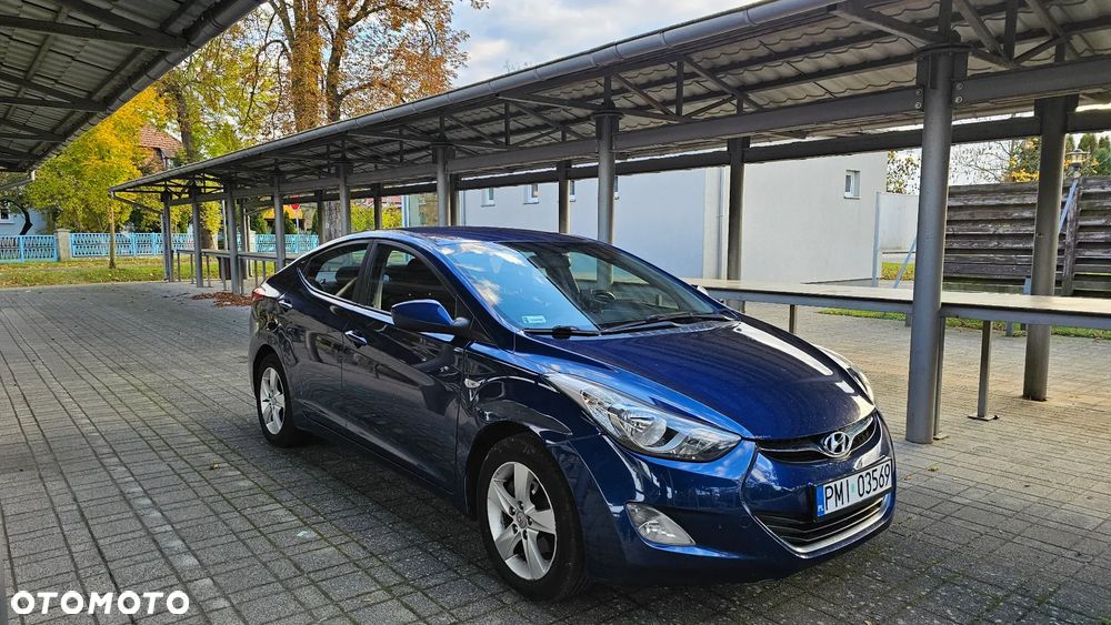 Hyundai Elantra - 26