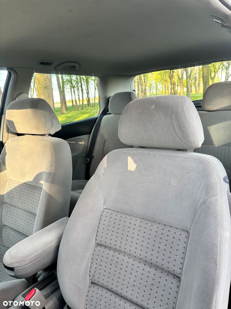 Volkswagen Golf - 16