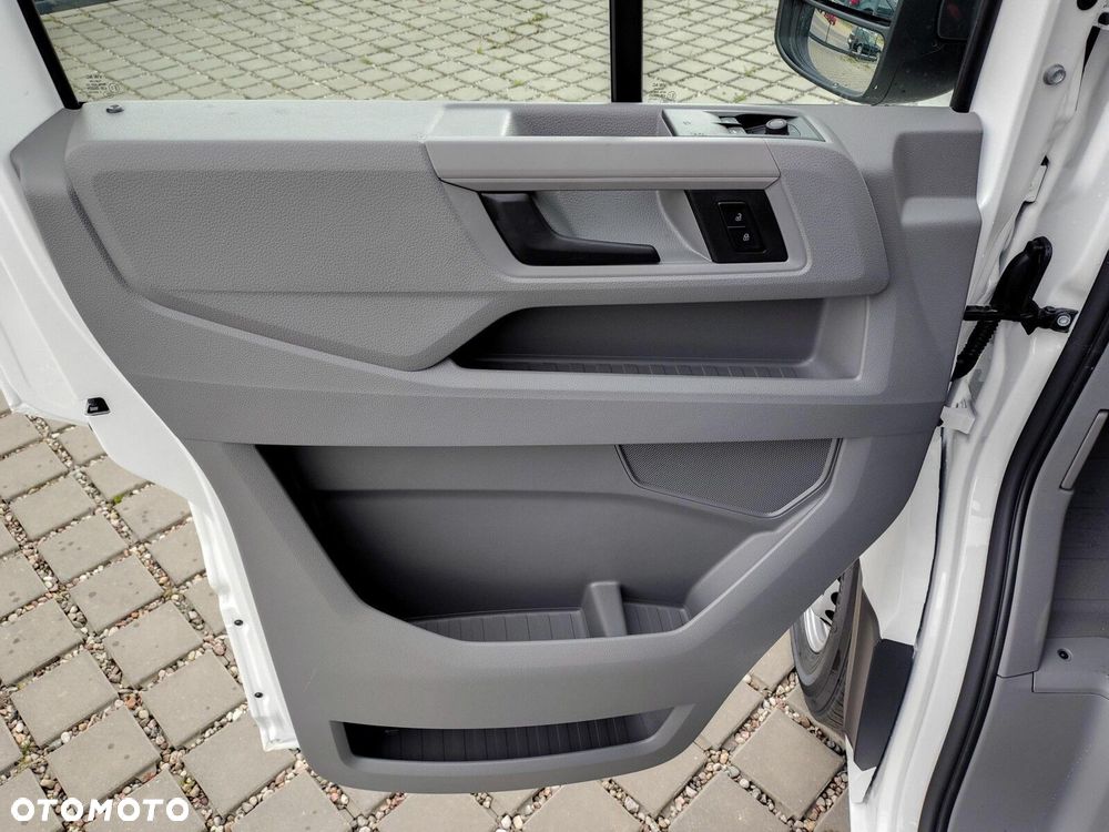 Volkswagen Crafter 35 Furgon z wysokim dachem silnik: 2,0 l EU6 SCR 177 KM, przedni 8-bieg.automatyczna, r.o : 4490 mm - 10