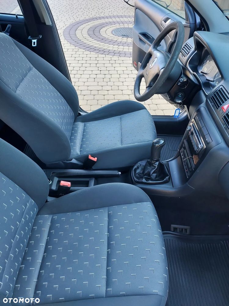 Skoda Octavia 1.6 Tour - 26