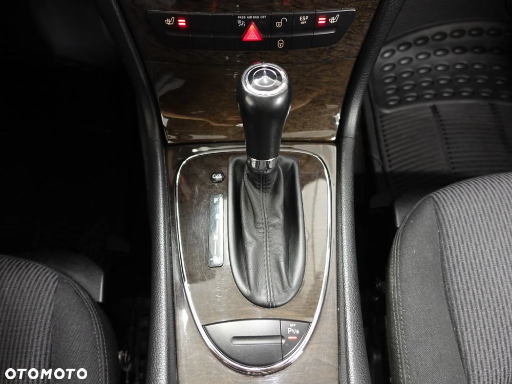 Mercedes-Benz Klasa E - 31