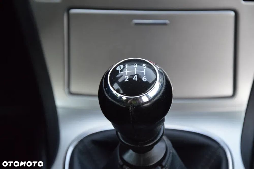 Toyota Avensis 2.0 D-4D Edition - 24