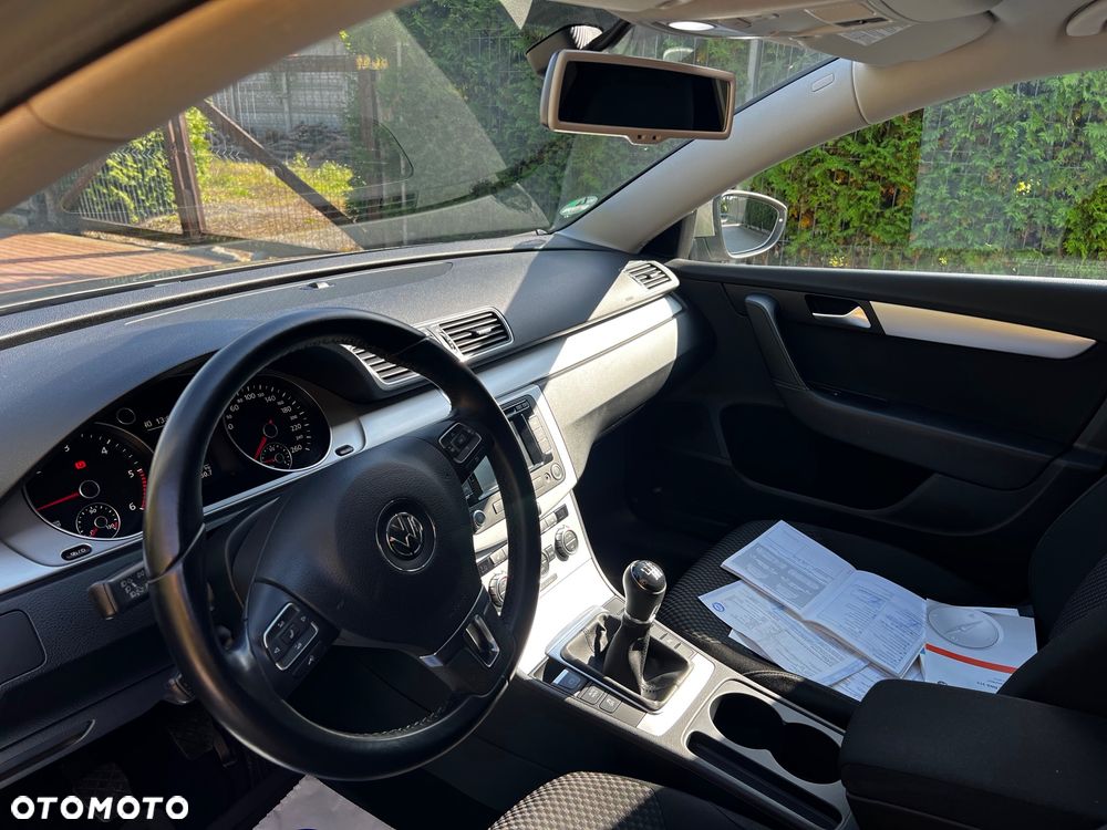 Volkswagen Passat Variant 2.0 Blue TDI SCR Comfortline - 8
