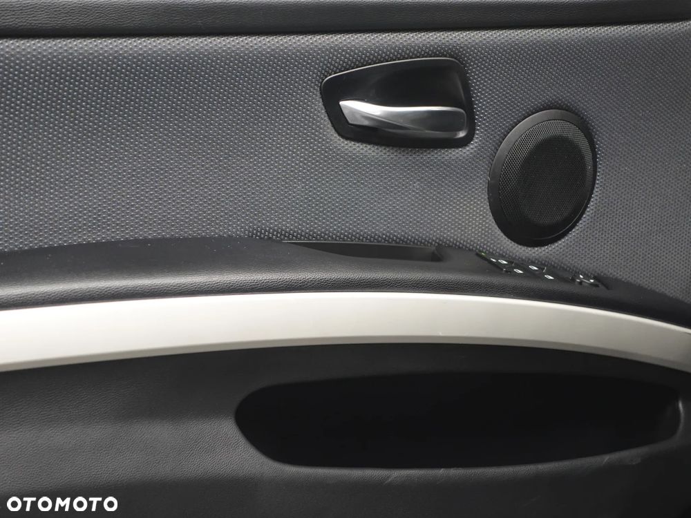 BMW Seria 3 318i Edition Sport - 18