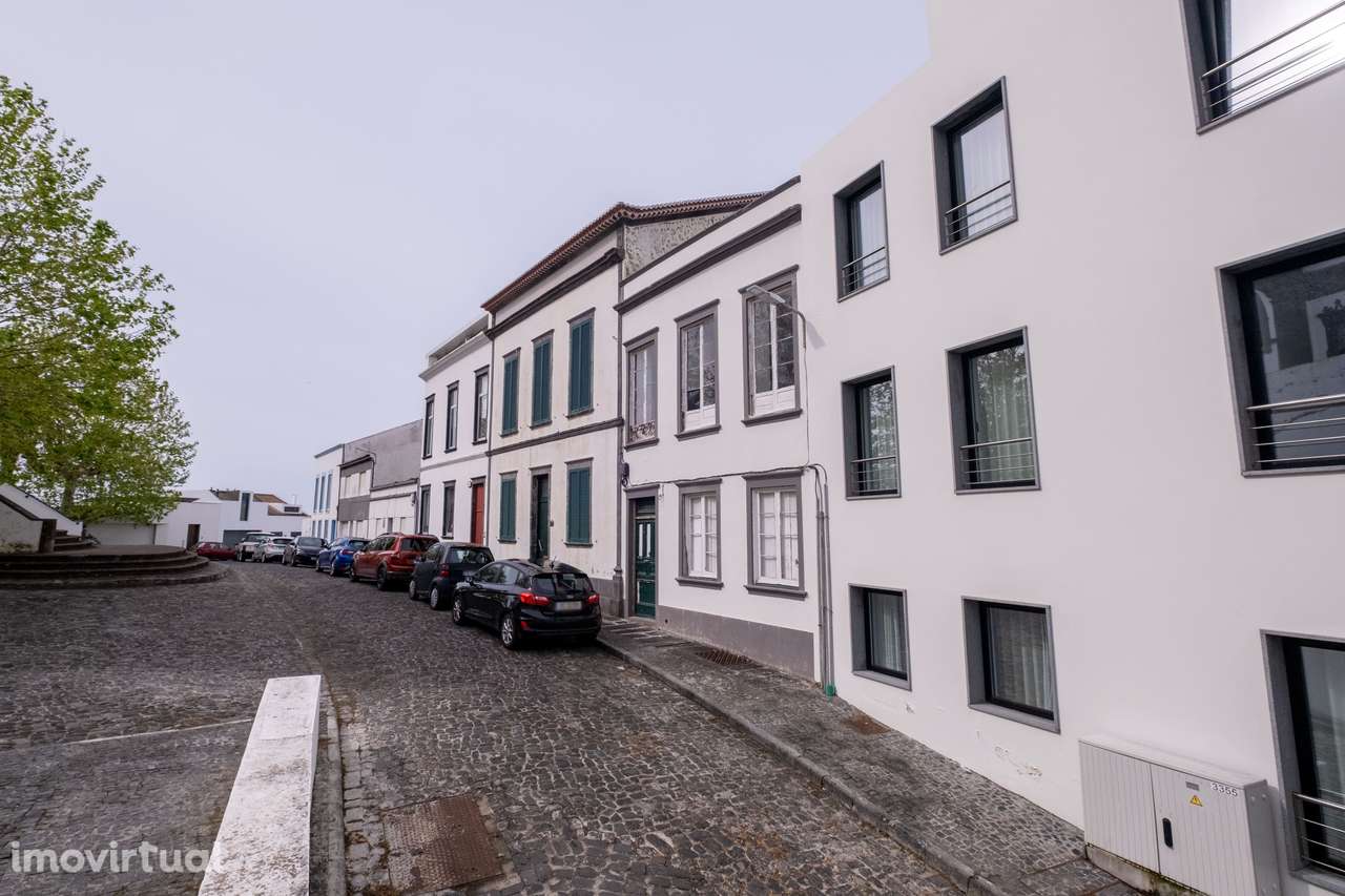 Moradia no Alto da Mãe de Deus – Ponta Delgada - Grande imagem: 2/16