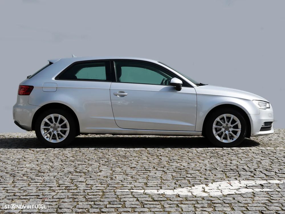 Audi A3 1.6 TDI DPF Attraction - 4