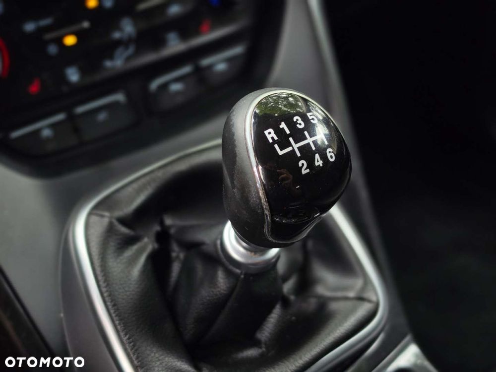 Ford Kuga - 17