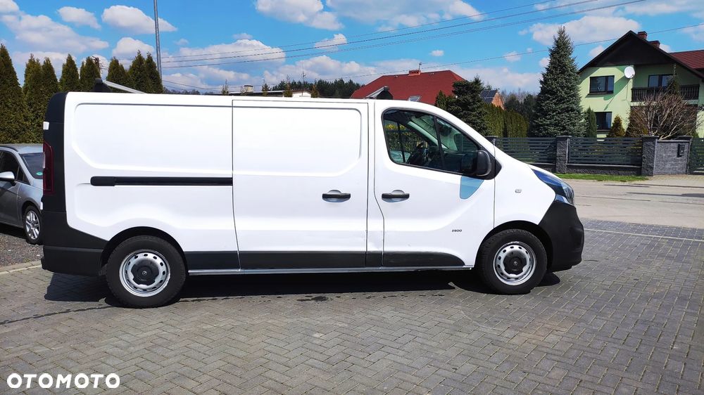 Opel Vivaro - 24