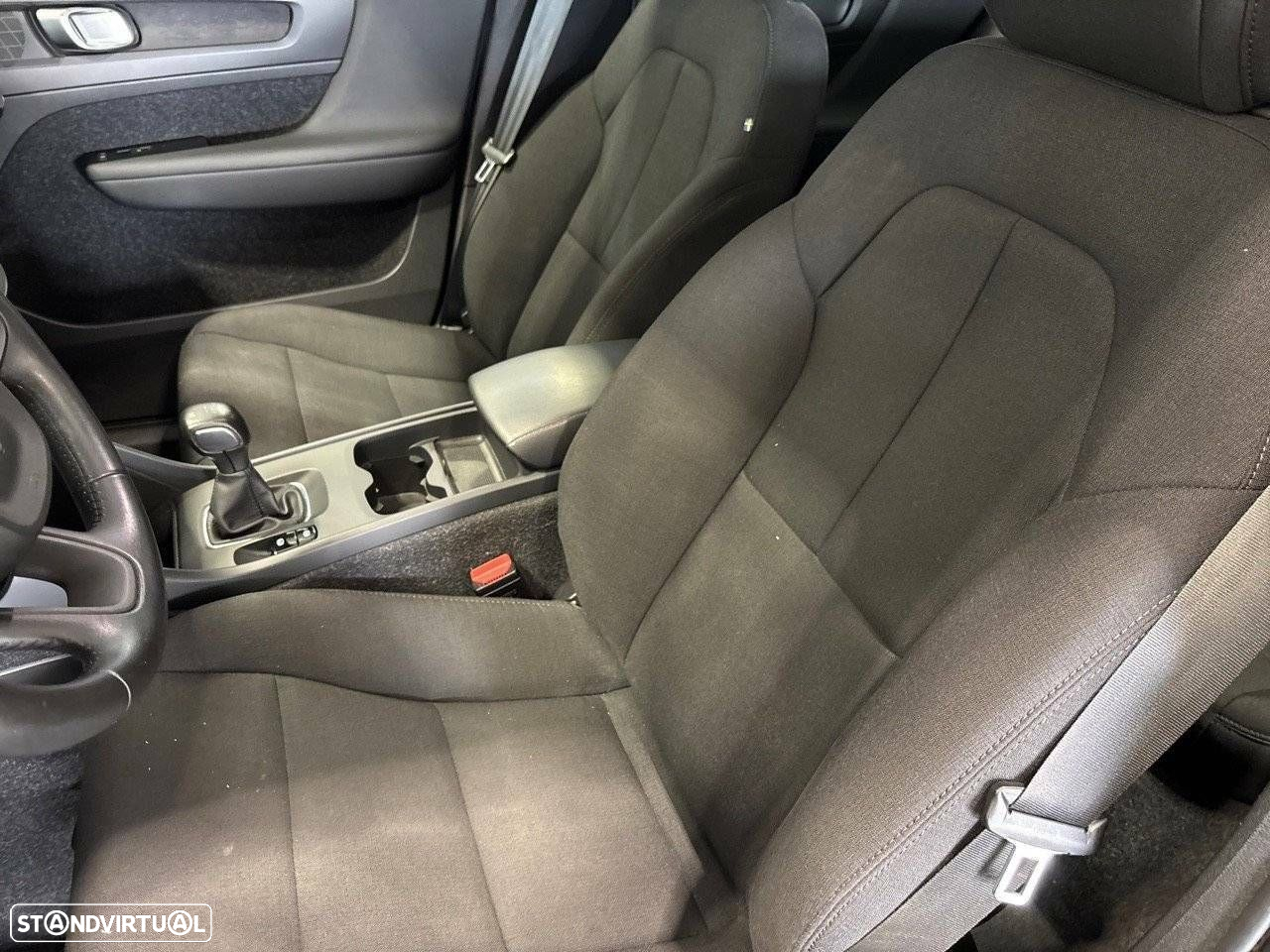 Volvo XC 40 1.5 T2 Momentum - 9