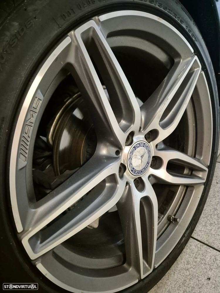Mercedes-Benz E 220 d AMG designo - 11