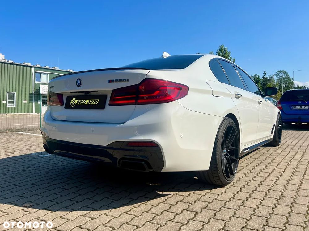 BMW Seria 5 M550i xDrive - 5