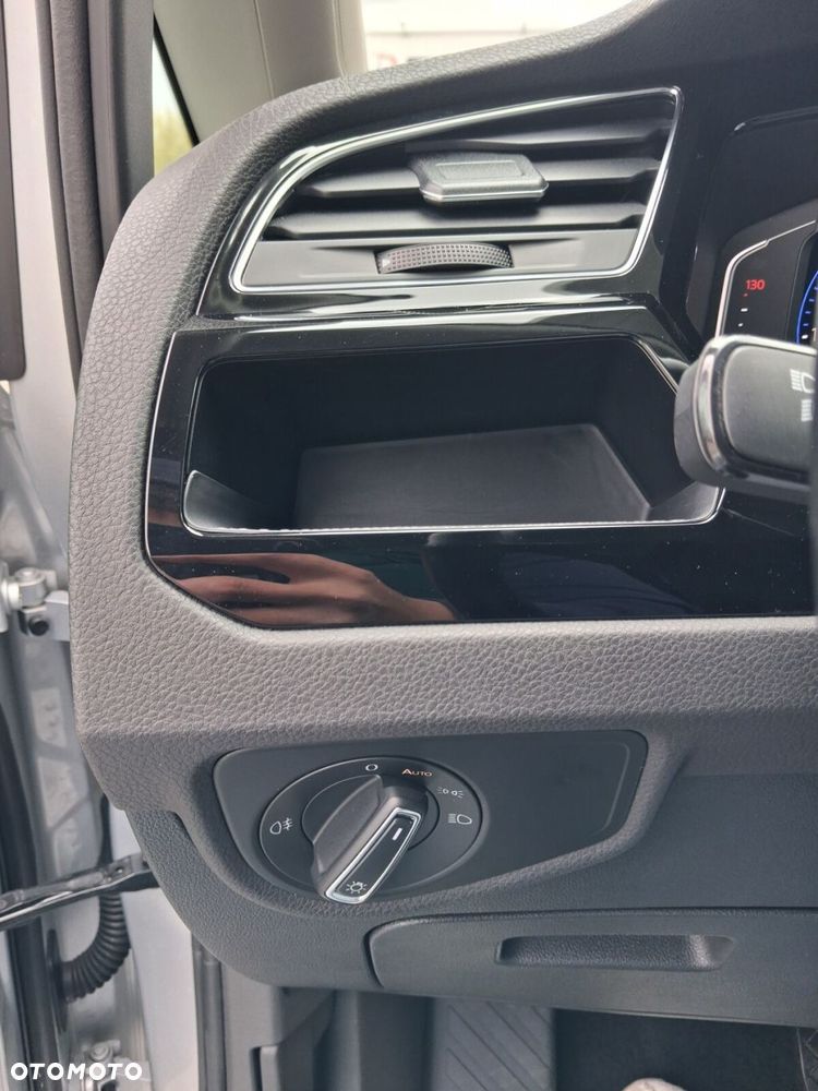 Volkswagen Touran - 13