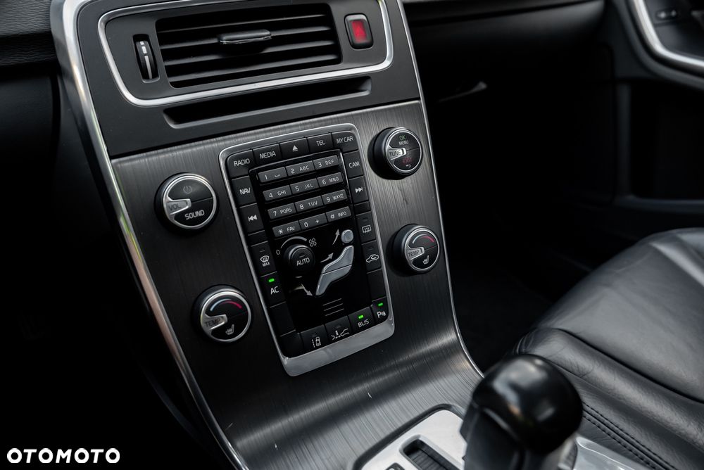 Volvo V60 T6 AWD Geartronic Summum - 40
