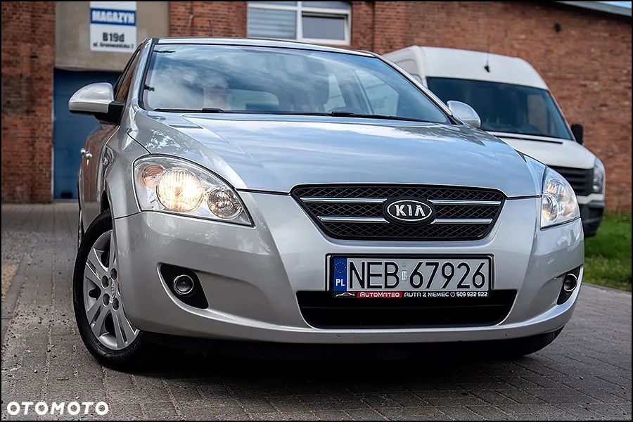 Kia Ceed 2.0 CVVT EX - 2