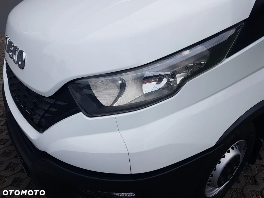 Iveco DAILY KONTENER NISKOPODŁOGOWY 4,43x2,23x2,42 SKLEP FOODTRUCK BAR KLIMA KONIOWÓZ KAMPER - 31