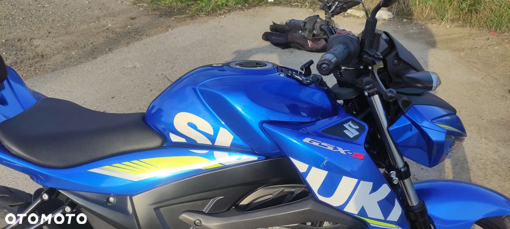 Suzuki GSX - 18