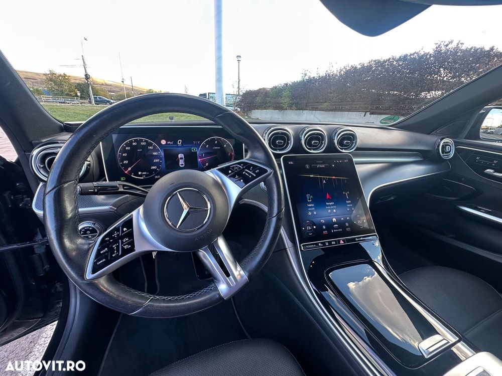 Mercedes-Benz C - 12
