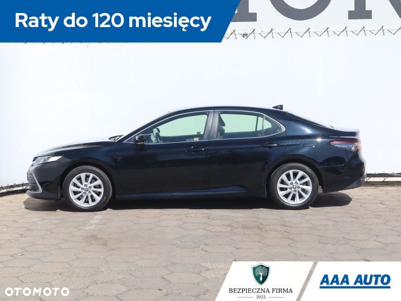 Toyota Camry - 4