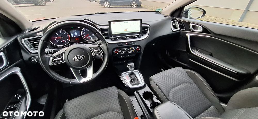 Kia Ceed - 16