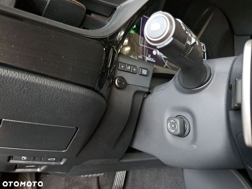 Lexus ES 300h Business Edition - 34
