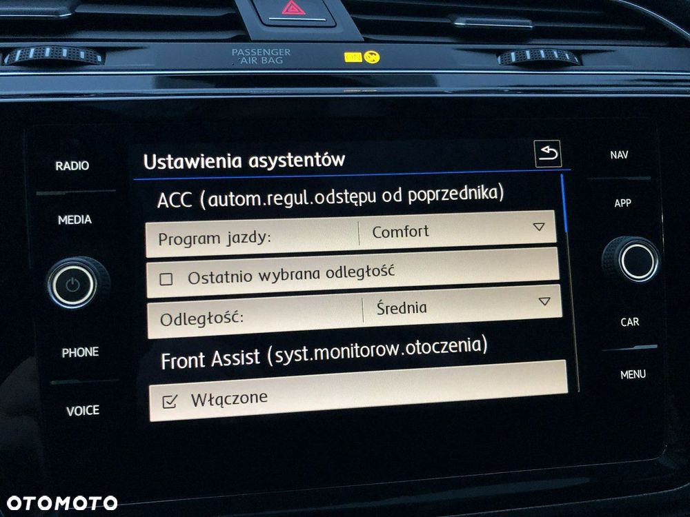 Volkswagen Touran - 22