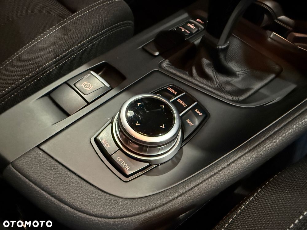 BMW X1 sDrive18i Advantage - 15
