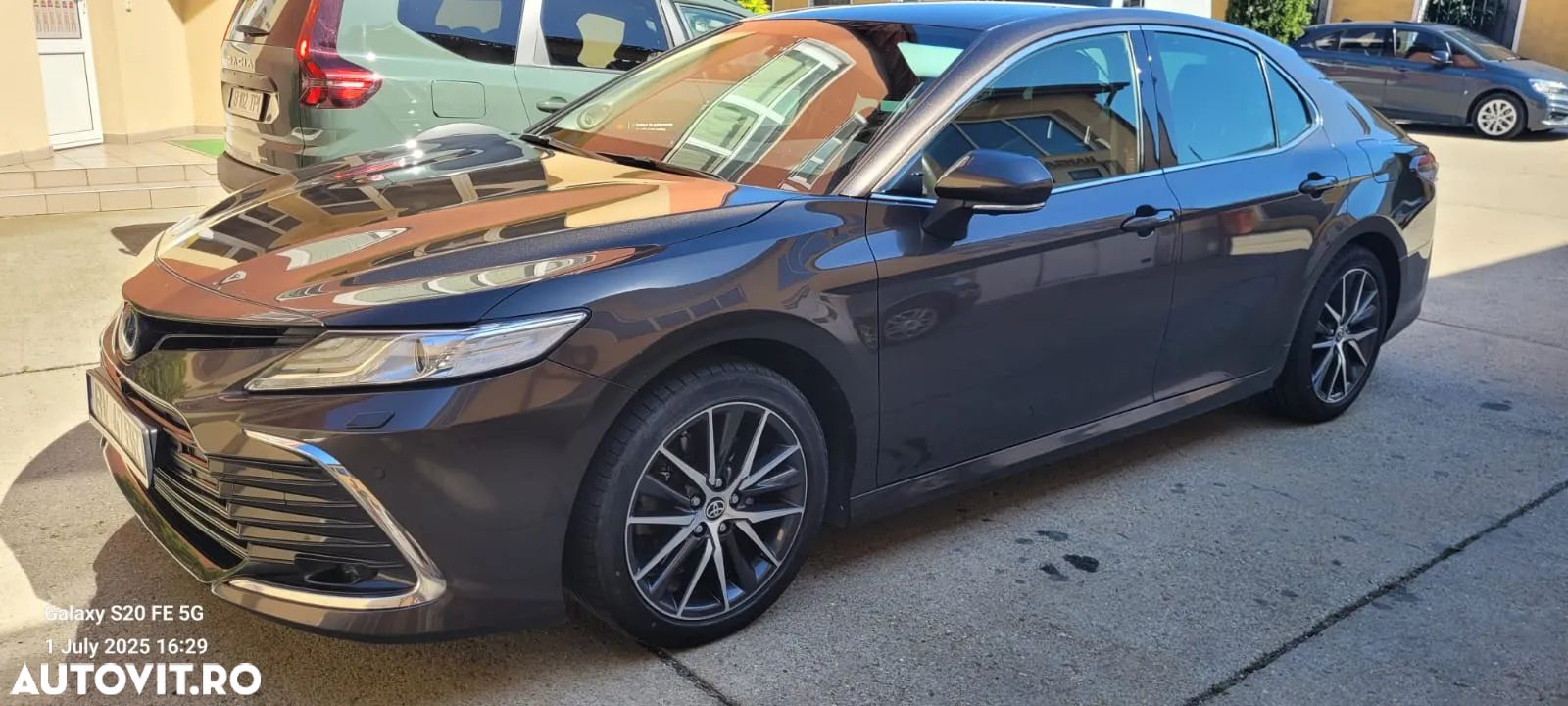 Toyota Camry - 1