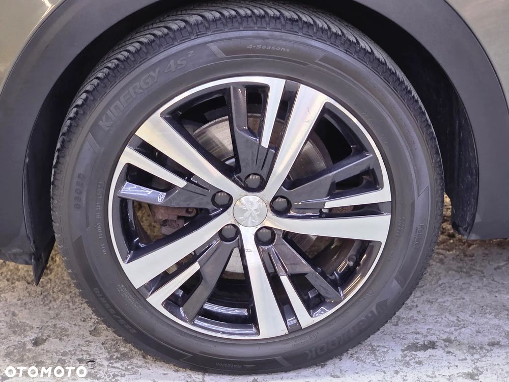 Peugeot 3008 1.6 BlueHDi Active S&S EAT6 - 20