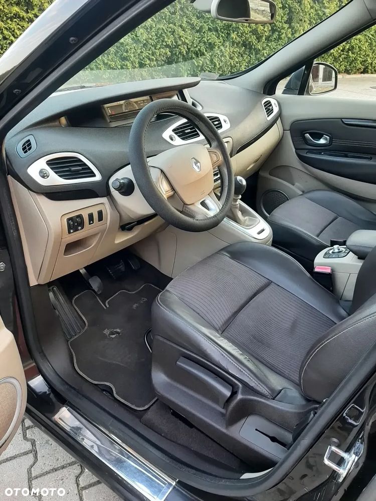 Renault Grand Scenic 1.9 dCi FAP Privilege - 10