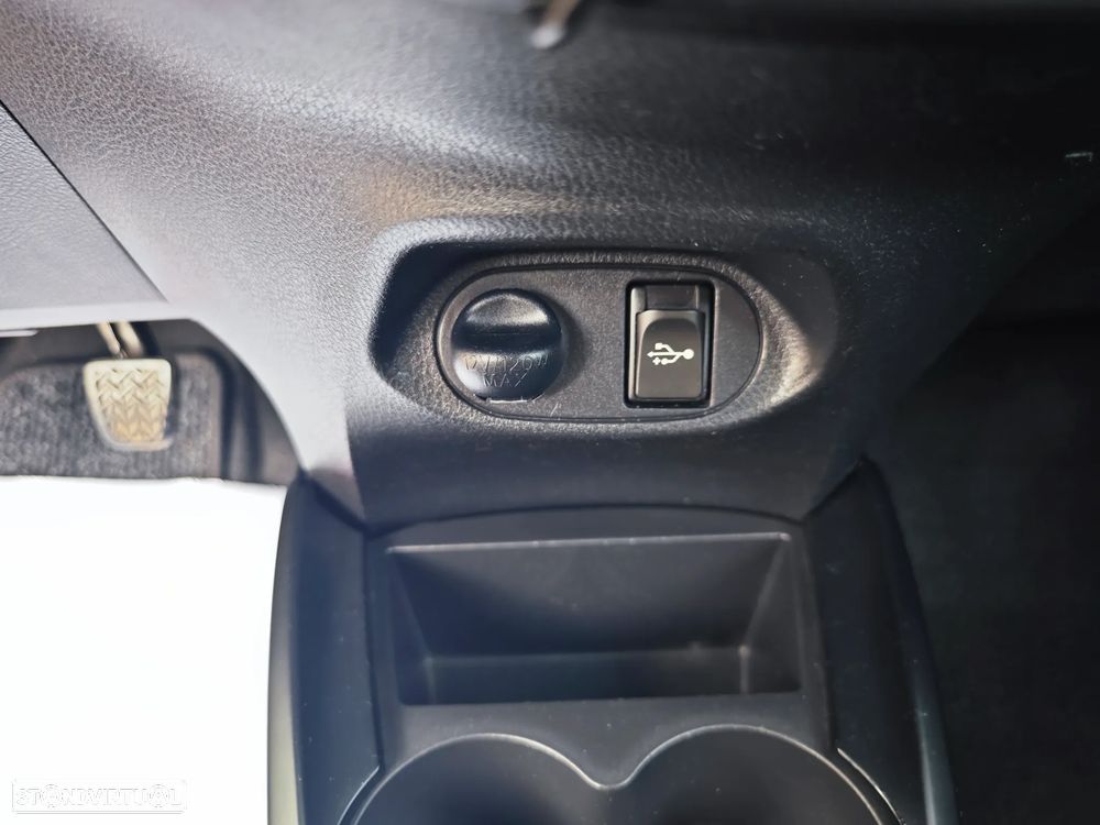 Toyota Yaris Bizz 1.4 D-4D IVA Dedutível - 12