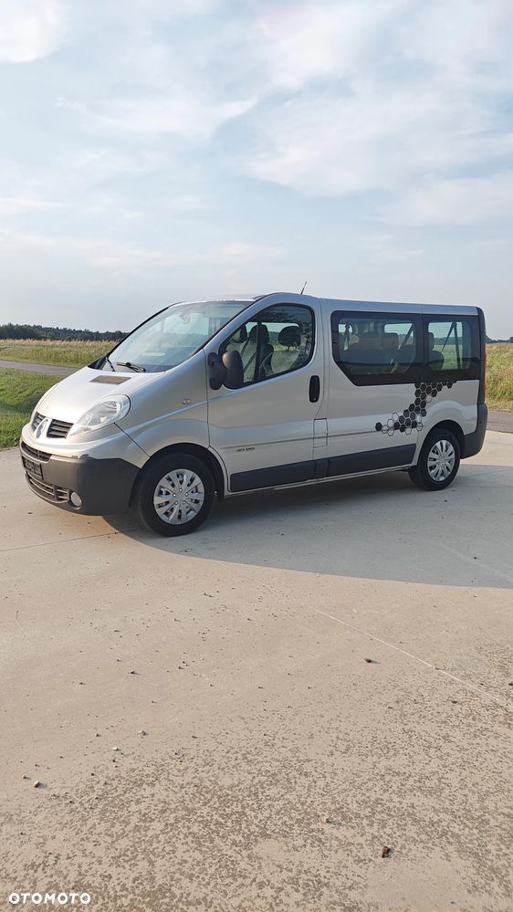 Renault Trafic L1H1 Passenger Quickshift - 11
