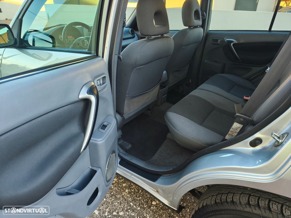 Toyota RAV4 2.0 Pack 2 - 17