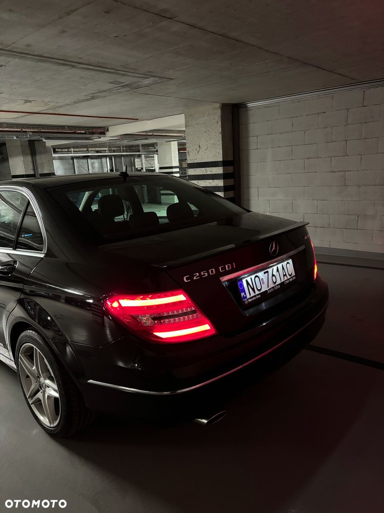 Mercedes-Benz Klasa C 250 CDI BlueEff Avantgarde 4-Matic - 4