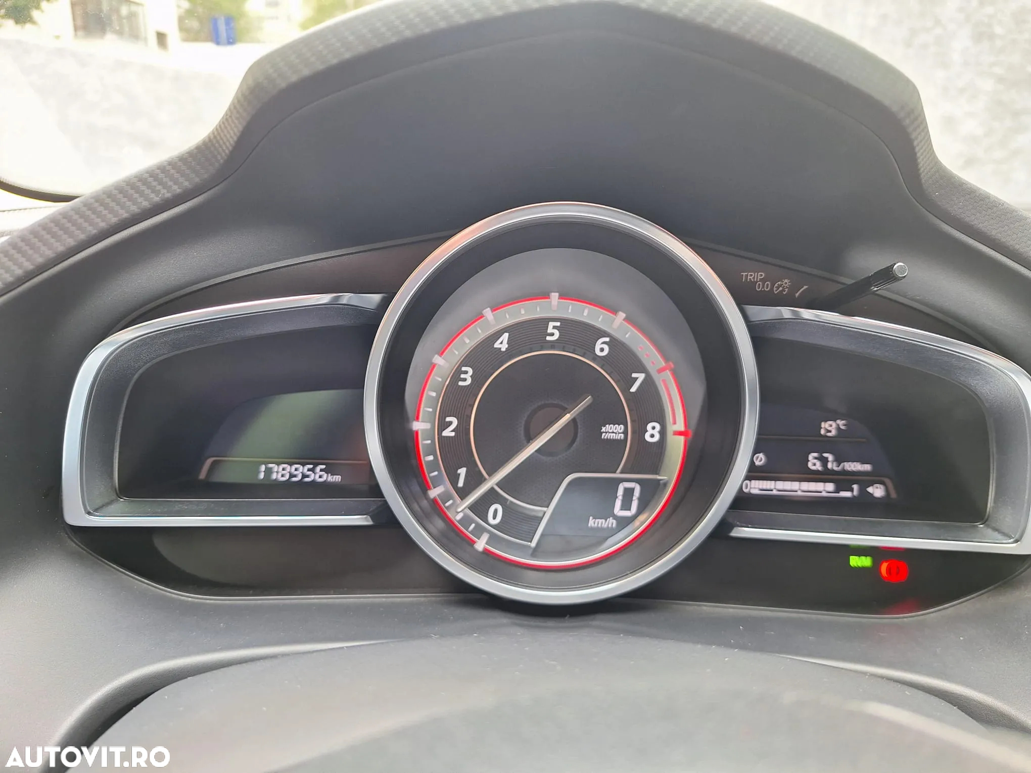 Mazda 3 G165 Revolution Top - 14