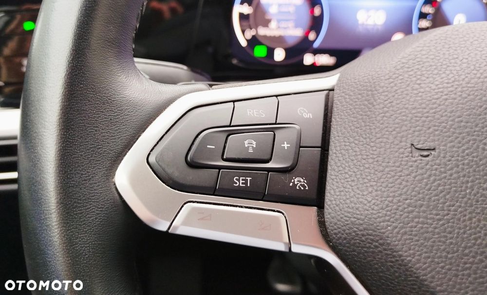 Volkswagen Golf Variant 2.0 TDI SCR DSG Life - 19